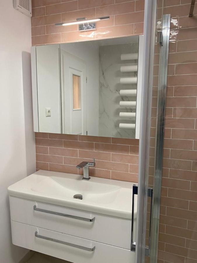 Mery Luxury Apartment Galaţi Екстериор снимка
